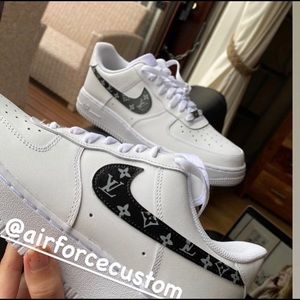 Airforce one costumes shoes .